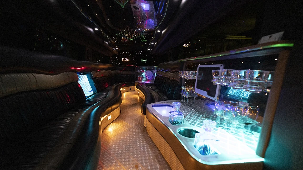 Hummer H2 -limusiinin sisätila