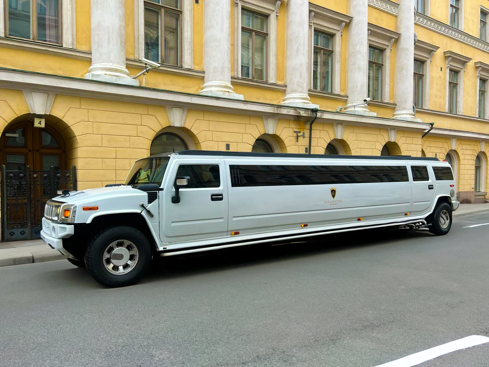 Hummer H2 2 ulkoa
