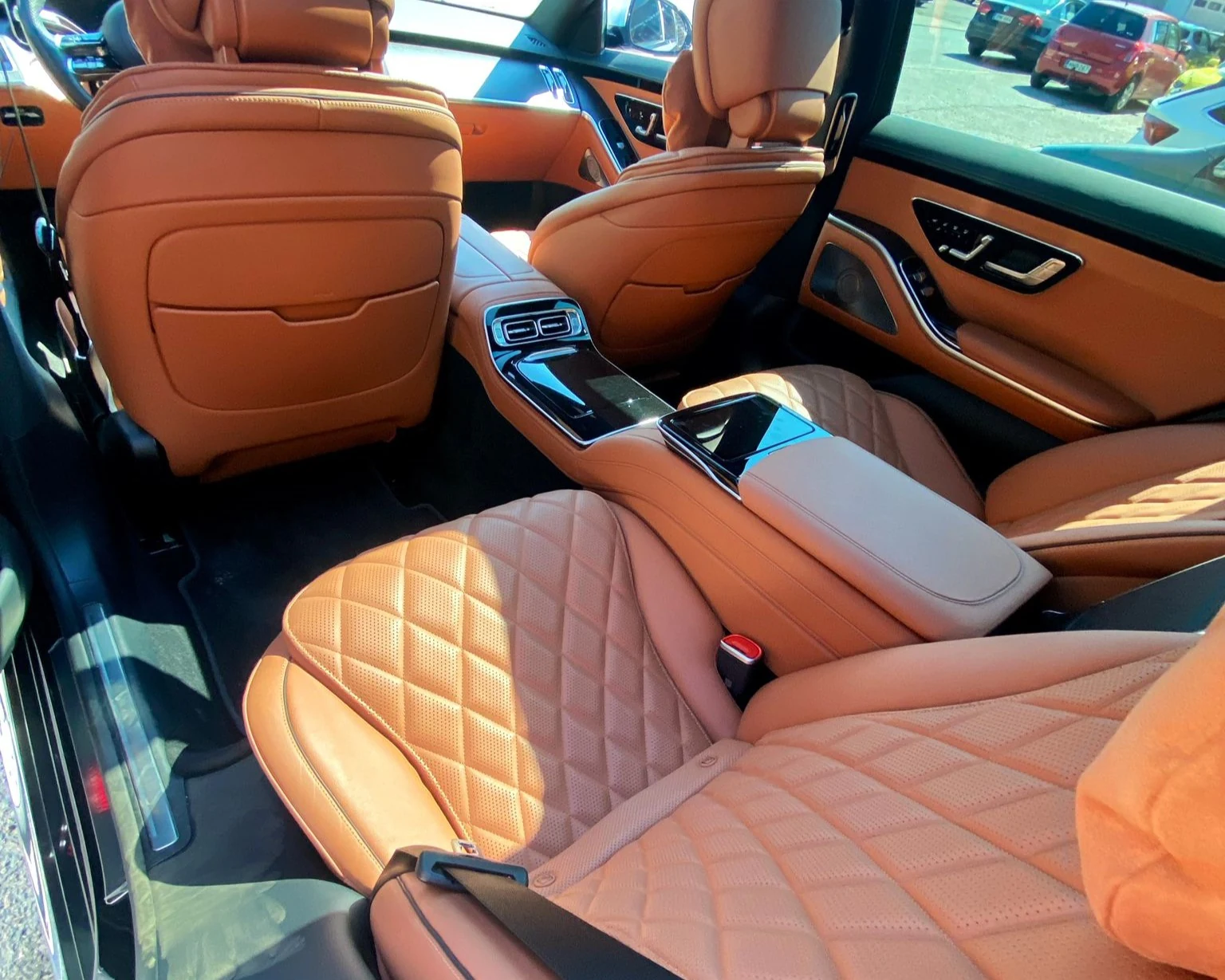 Mercedes-Benz S-Class ruskea nahkasisustus
